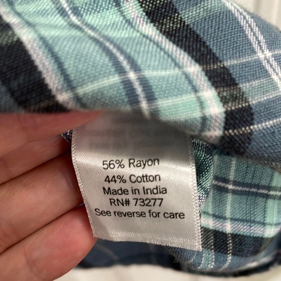 Lauren Conrad blue plaid top. M - Picture 5 of 6